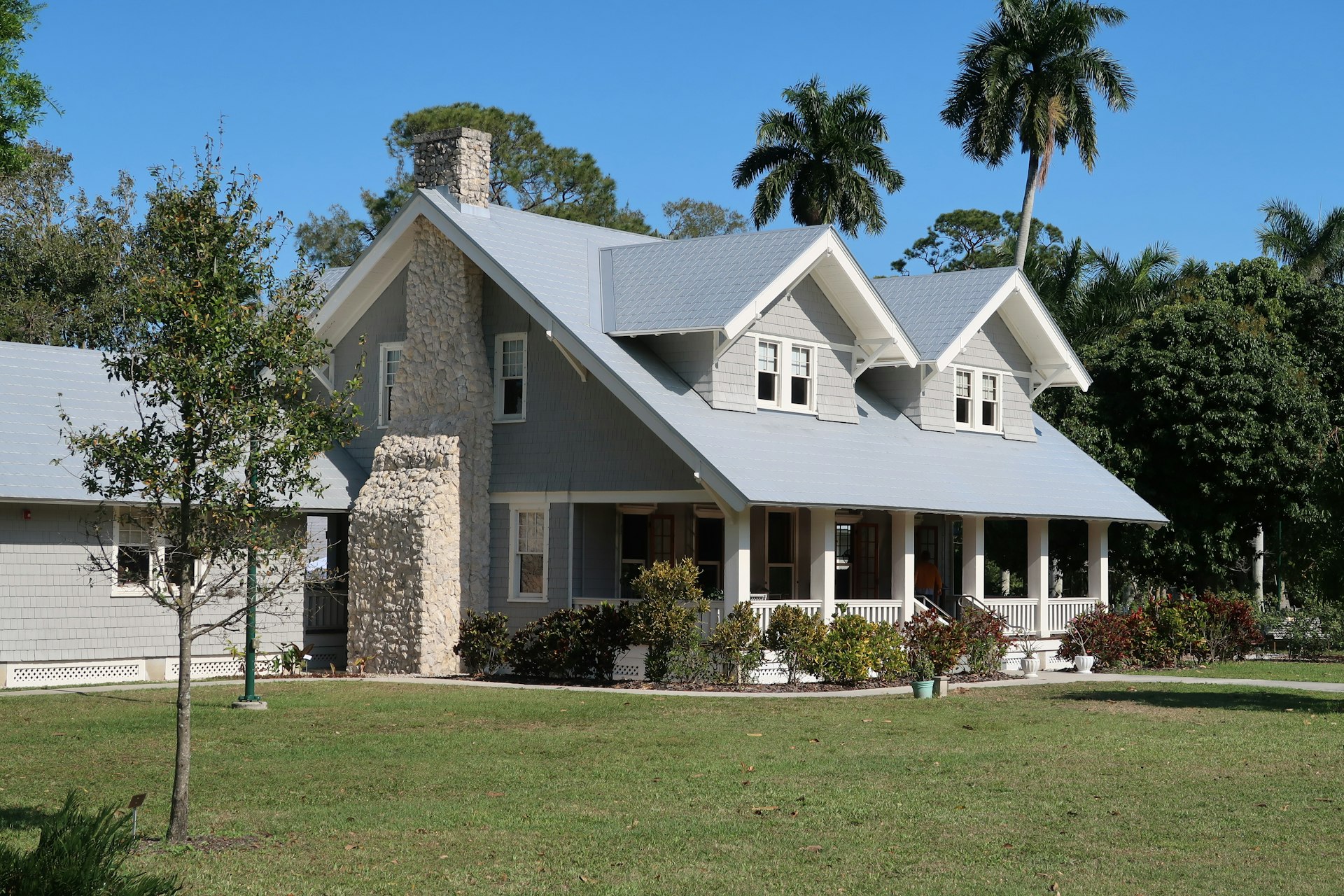 Craftsman home representing a fictional Raleigh relocation website